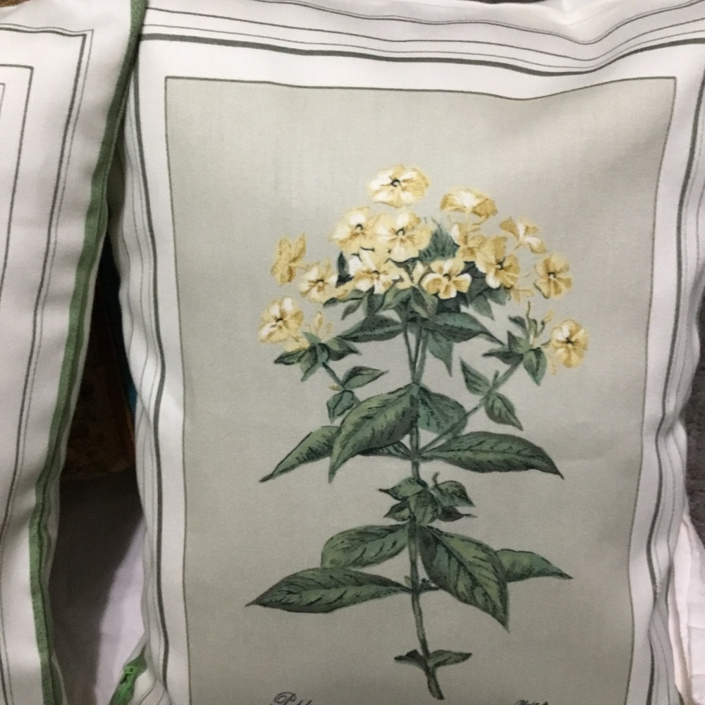 Handmade Set of 2 pillows  cover rectangle 16x12